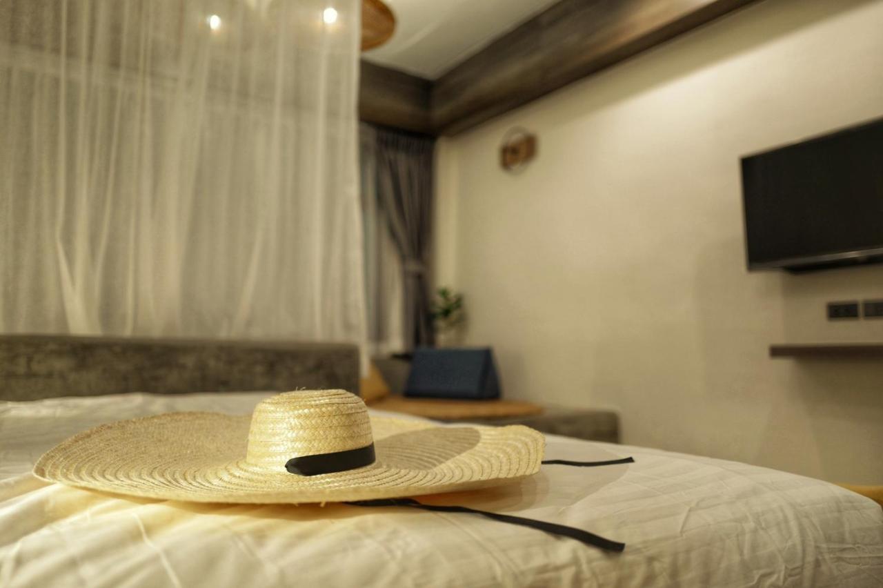 Krung Boutique Hotel Bangkok Bagian luar foto