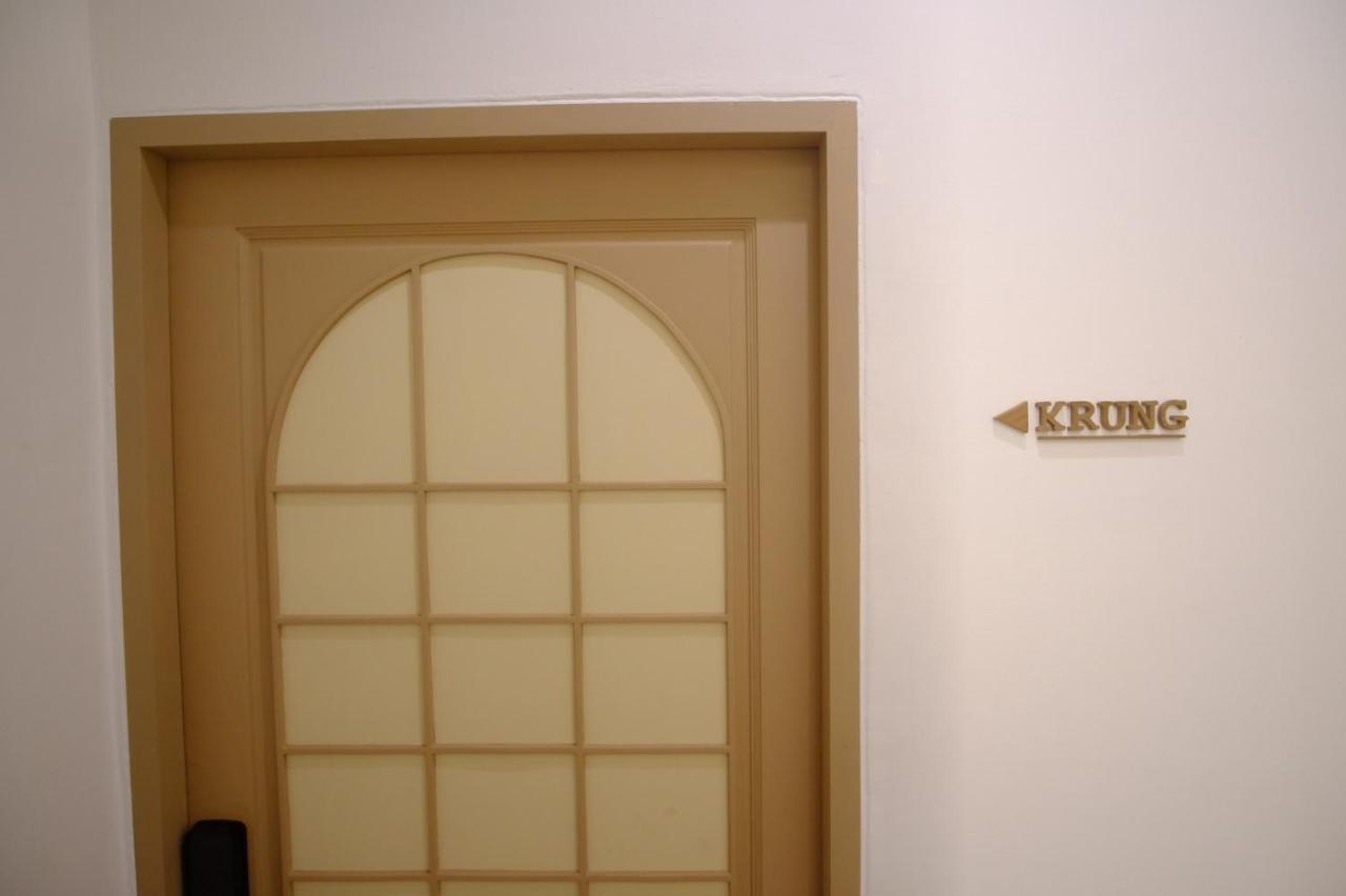 Krung Boutique Hotel Bangkok Bagian luar foto